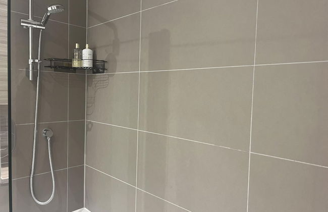 Riverside Retreat in Barking - Photo 25