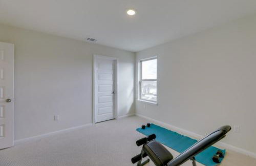 Buda Business-Ready House Office, Home Gym and Yard - Foto 25