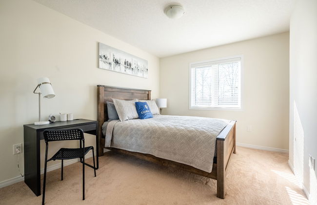 New 3BR Townhouse, Minutes to Niagara Falls and Brock University by GLOBALSTAY - Foto 2