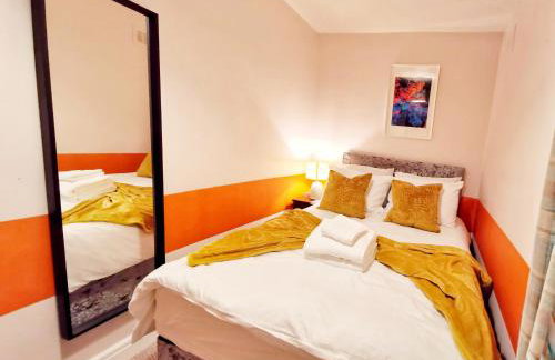 Highstone 4 Bedrooms Home 7 Beds With Parking and Garden - Foto 10