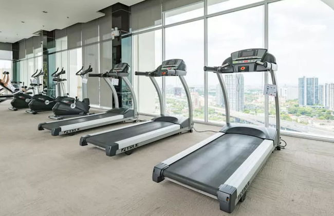 Highrise Cityview Aspire Condo Gym Pool - Foto 35