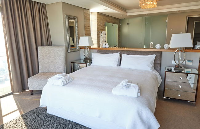 The Residences at Crystal Towers - Foto 16