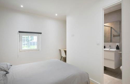 VILLA DES PERGOLAS -6 Bdrs - 5 bathrs -Parking -Jardin -JACUZZI -TRAMstation , 10 min beach - Foto 23