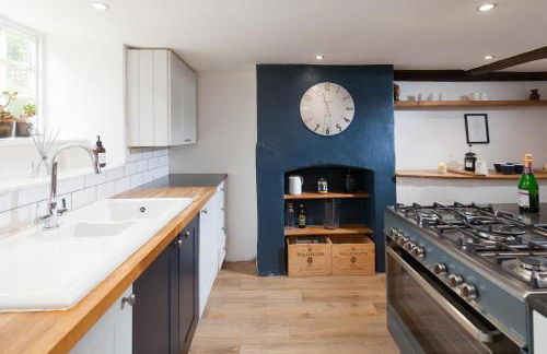 Hurst Cottage - A Cosy 2-Bedroom Cottage Escape in Dorset - Photo 8