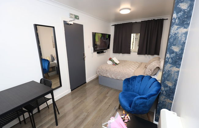 VR Apartments - Photo 6