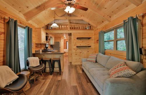 River Cabin Hot Tub & Swim Spa Near Downtown - Foto 9