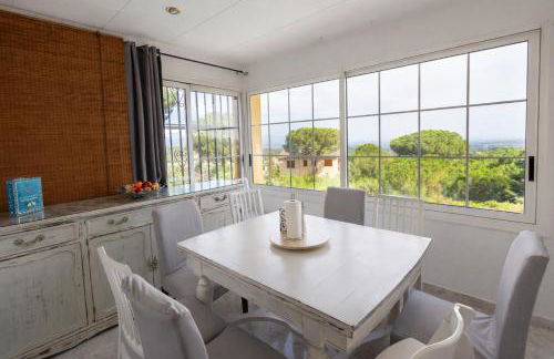 2 Private Abodes in One Magnificent Villa! - Foto 11