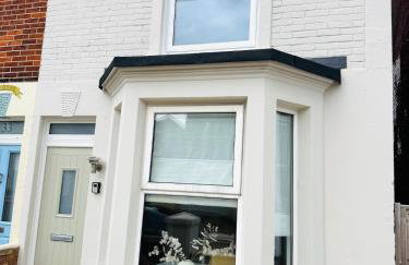 Brand New Cosy Cowes Cottage , 3 Bedroom, Sleeps 5 - Foto 26