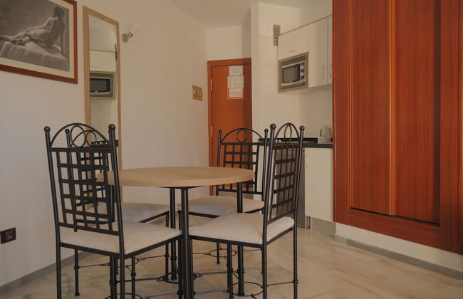 Apartamentos Pirámides - Photo 14