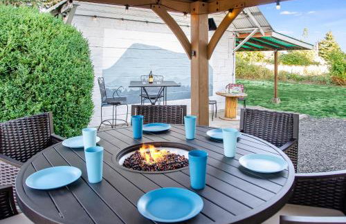 Peak View Corvallis - Spacious Outdoor Dining w/Fire Table - Close to Downtown & OSU - Foto 7