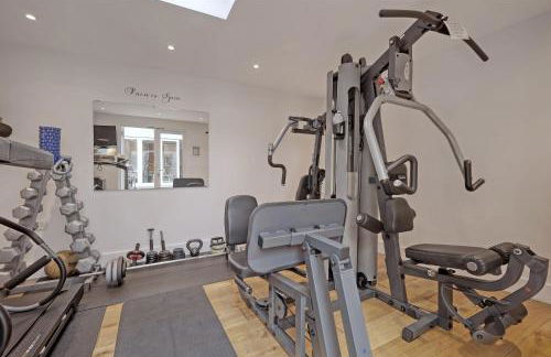 Dove House Wanstead - Stunning 4 Bedroom, 3 Bathroom House with Private Hottub & Gym - Escape London, in Lonon - Foto 10