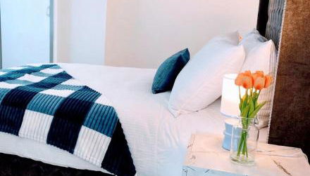 Modernised 3 Bed House - Photo 3