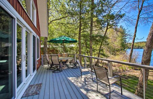 Lakefront Meredith Home: Private Beach & Fire Pit! - Foto 19