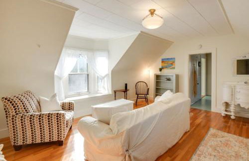 Walk to Downtown Saco from Cozy Coastal Apt - Photo 11