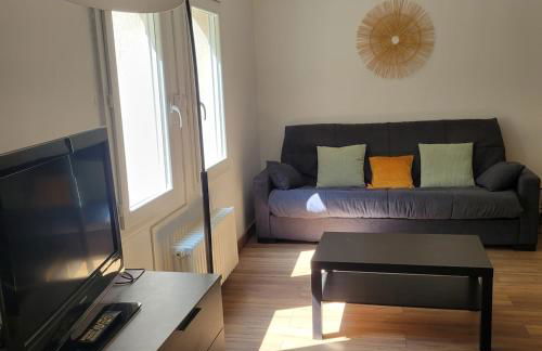 Beautiful house on large wooded grounds of 1600 m2 - Foto 2