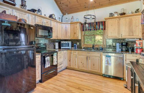 Deck and Sauna Avalon Woods Riverfront Retreat - Foto 9