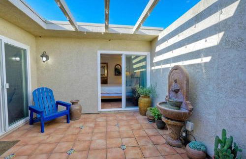 Great Group Retreat! Hacienda Decor, Spacious Floor Plan, Private Backyard - Foto 13