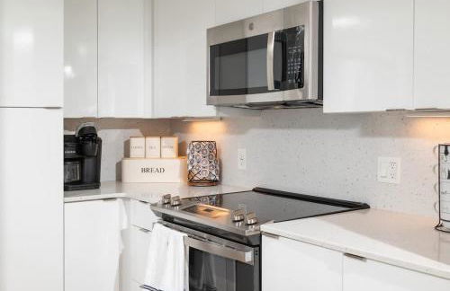 Central 2BR Condo in Downtown Boston & T-Station - Foto 25