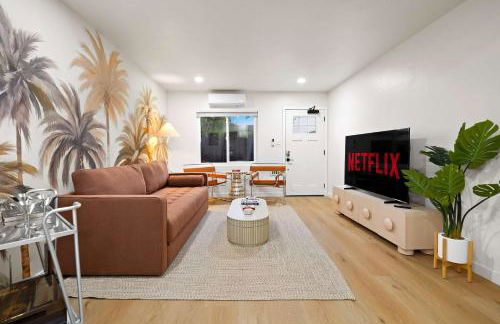 Explore North Park Chic 2br with Fire Pit Sleeps 6 - Foto 6