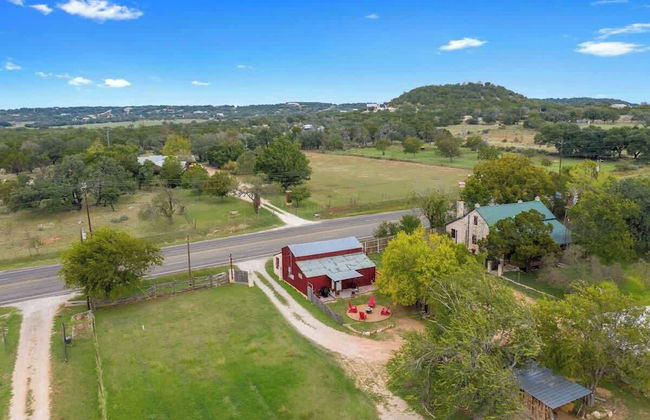 Gorgeous Barn Cabin 10min From Main St! - Foto 42