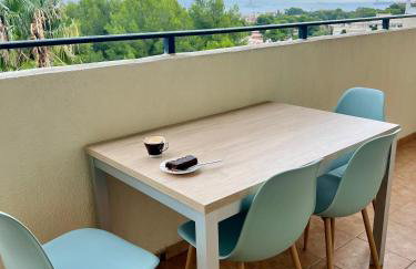 Sea View Apartment, spacious and renovated, 10 minutes to the beach, pool - Photo 1