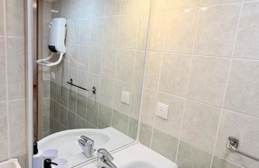 Beaune Green Lodge -Piscine et Sauna - Foto 13