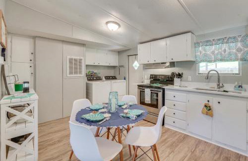 Lake Sinclair Escape Screened Porch, Modern Style - Foto 8