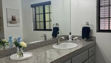 Woodsy Chic Family-Friendly Spacious Getaway - Foto 5