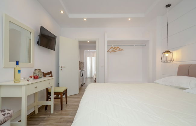 Sun Beach Hotel - Photo 21