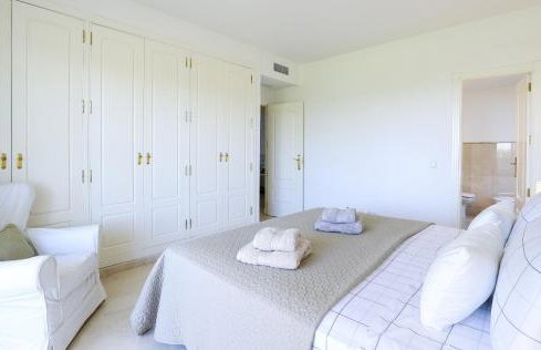 Frontline beach ground floor apartment - Los Monteros Palm Beach - Photo 27