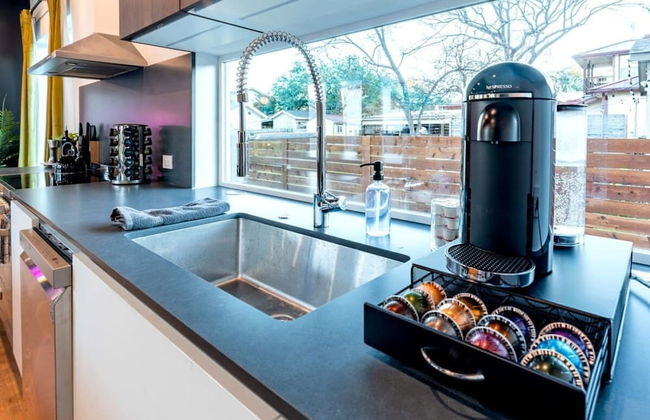 Chic 4BR Pool House - Steps to South 1st Street - Foto 12