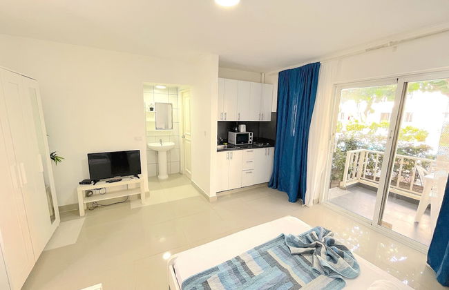 Relax Studios Deluxe POOL WIFI BEACH - Photo 3