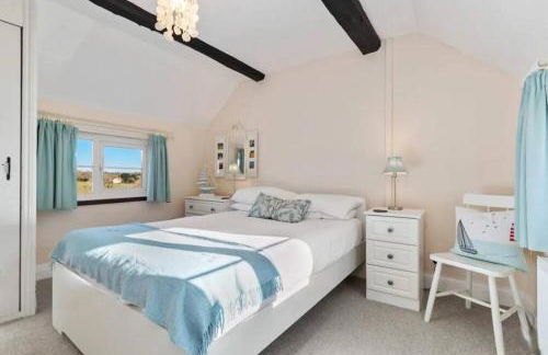 Meadowsweet Cottage Jacuzzi Edition - Photo 13