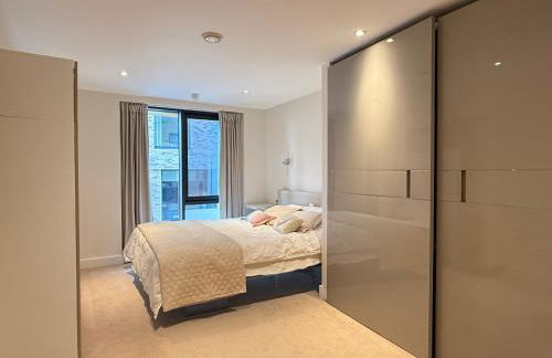 Luxury 3-BR near Tower Bridge Family & Business Ready - Foto 13