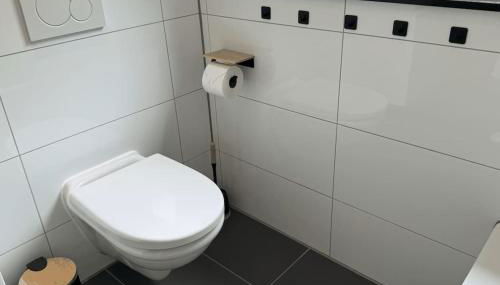 Geräumiges Apartment mit XXL Leinwand I Parkplatz I WiFi - Foto 4