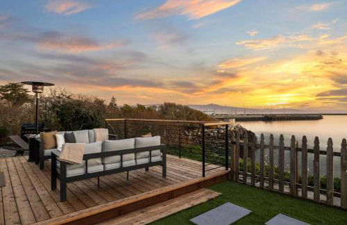 Experience the Pinnacle of Coastal Living at Harbour House - Foto 5