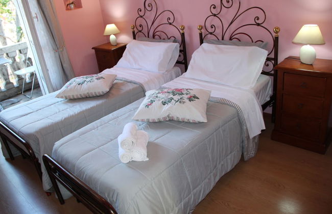 Duca's Guest House - Foto 14