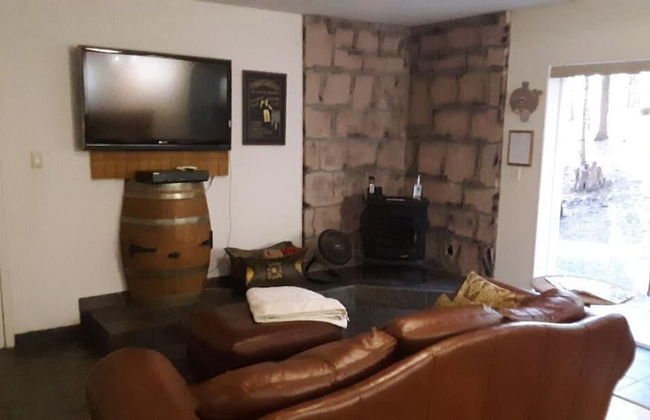 Winterfell - No Hidden Fee; Dog OK; King Bed - Photo 4