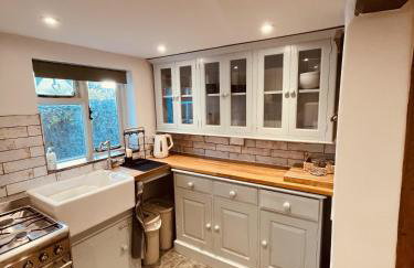 Charming Cottage Sleeps 4 With Sauna - Foto 32