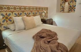 Stunning Home, AC, Beach, Backyard, 4 BR - Photo 22