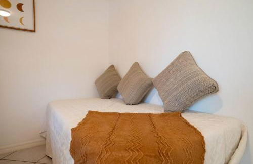 Waterfront Home With Heated Pool/Jacuzzi and only 1mile to beach - Foto 22