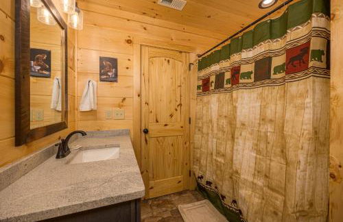 Happy Hideout, country livin with great mountain views, hot tub, arcades, fire pit, pets ok with fee - Foto 17