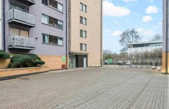 Modern 2 Bed Apartment in Greenwich, 24h Free Parking, Great for Business & Contractors, Sleeps 6 - Photo 33