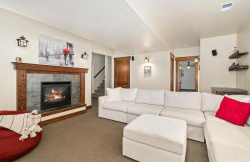 The Fireside Retreat - 6 BD, Sauna, Home Theater - Foto 83