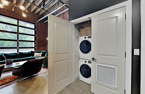 One-Of-A-Kind! Roll Up Garage Door-Pool, Speakeasy - Foto 20