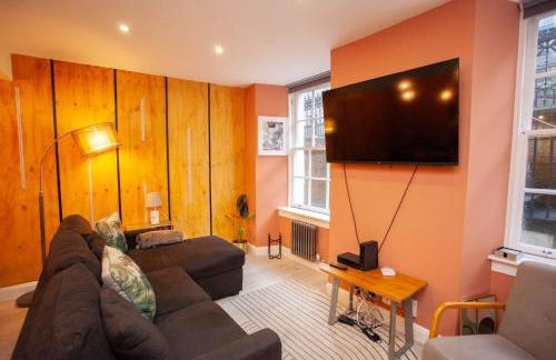 Beautiful 2 Bed Flat with a Private Terrace - Foto 3