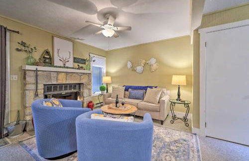 Cozy Poconos Townhome with Fireplace Near Jack Frost - Foto 5