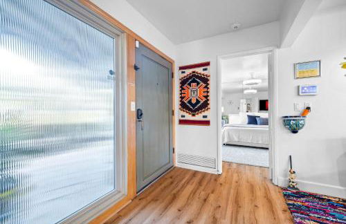 Nature-Inspired Stay with Pool, Fire Pits and More - Foto 58