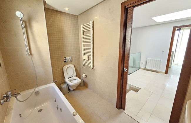 Stylish Luxe House with Garden Marsa - Foto 69