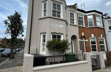 Beautiful and spacious 2 bed, 2 bath apartment bordering Fulham and Chelsea - entire apartment with private entrance - Foto 8